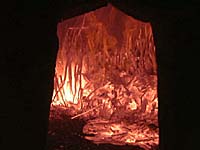 炭焼き釜の中は・・・